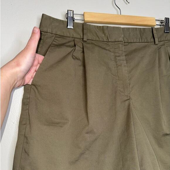 Theory High-Rise Pleated Chino Shorts Olive Green Women’s Size 12 - Picture 4 of 6